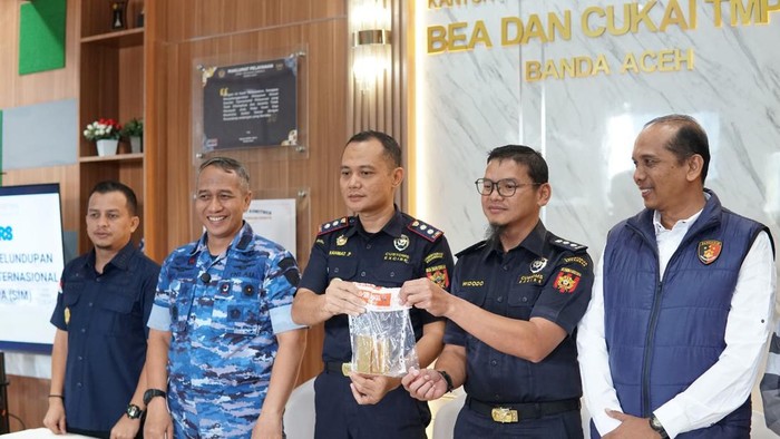 Mau Bawa Kabur Emas Rp 7,25 M ke Malaysia, 1 WNA Diamankan Bea Cukai
